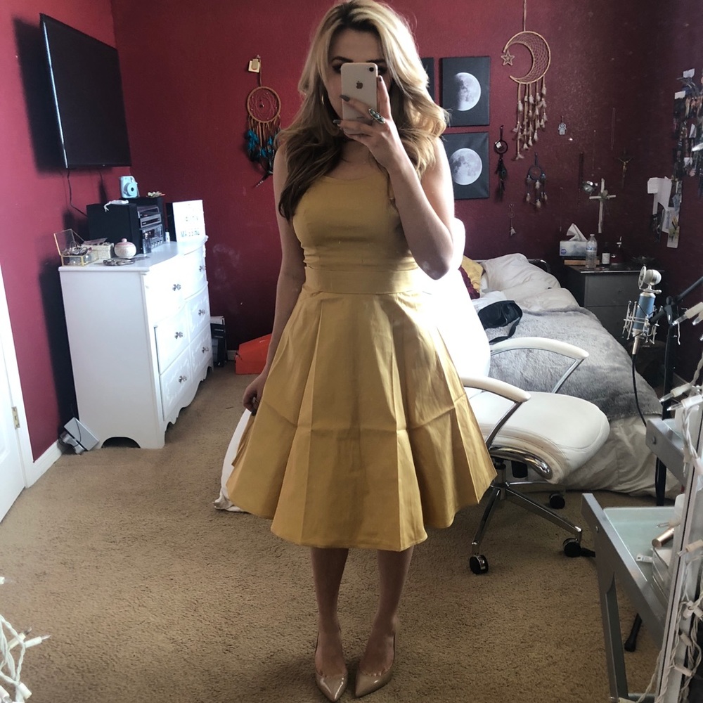 Vintage Burnt Yellow Dress 💛